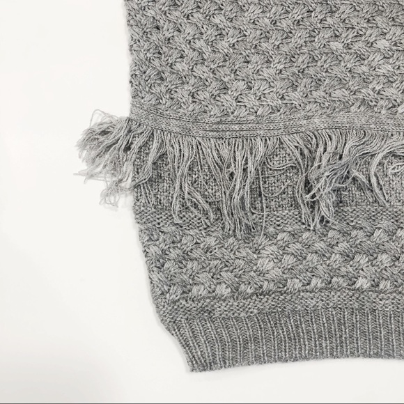 BB Dakota Revolve Sweater Gray Fringe Large NWT - Picture 7 of 9